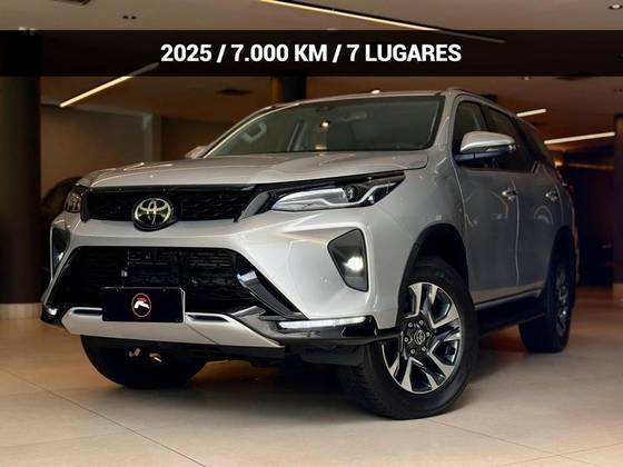 TOYOTA HILUX SW4 2.8 D-4D TURBO DIESEL SRX PLATINUM 7L 4X4 AUTOMÁTICO